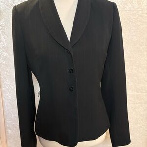 Tahari Aurther S. Levine pinstripe  Black Women's Blazer Size 6